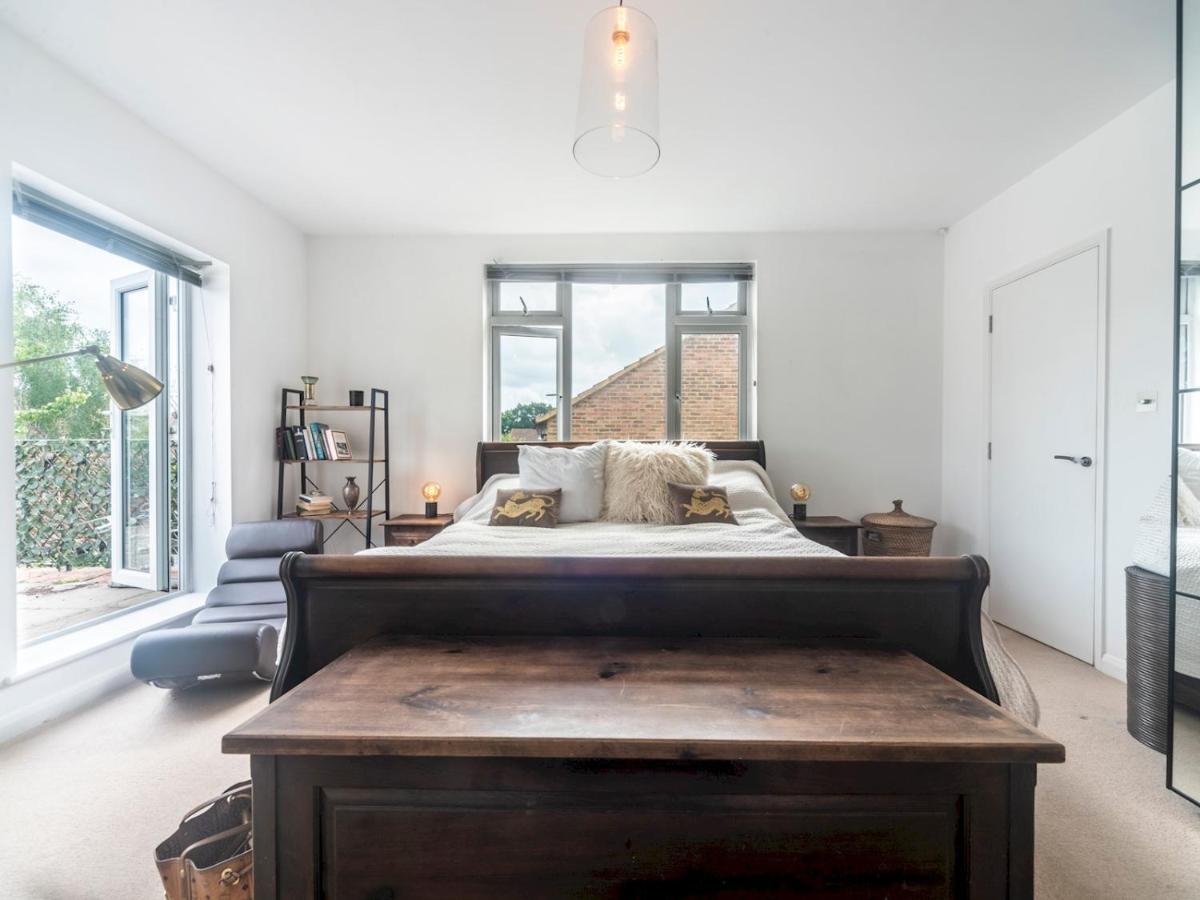 Apartment Pass The Keys Luxurious Flat With Large Private Terrace Hanworth