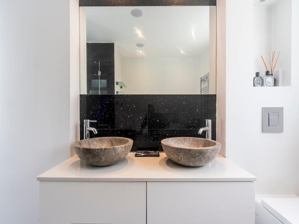 Apartment Pass The Keys Luxurious Flat With Large Private Terrace Hanworth