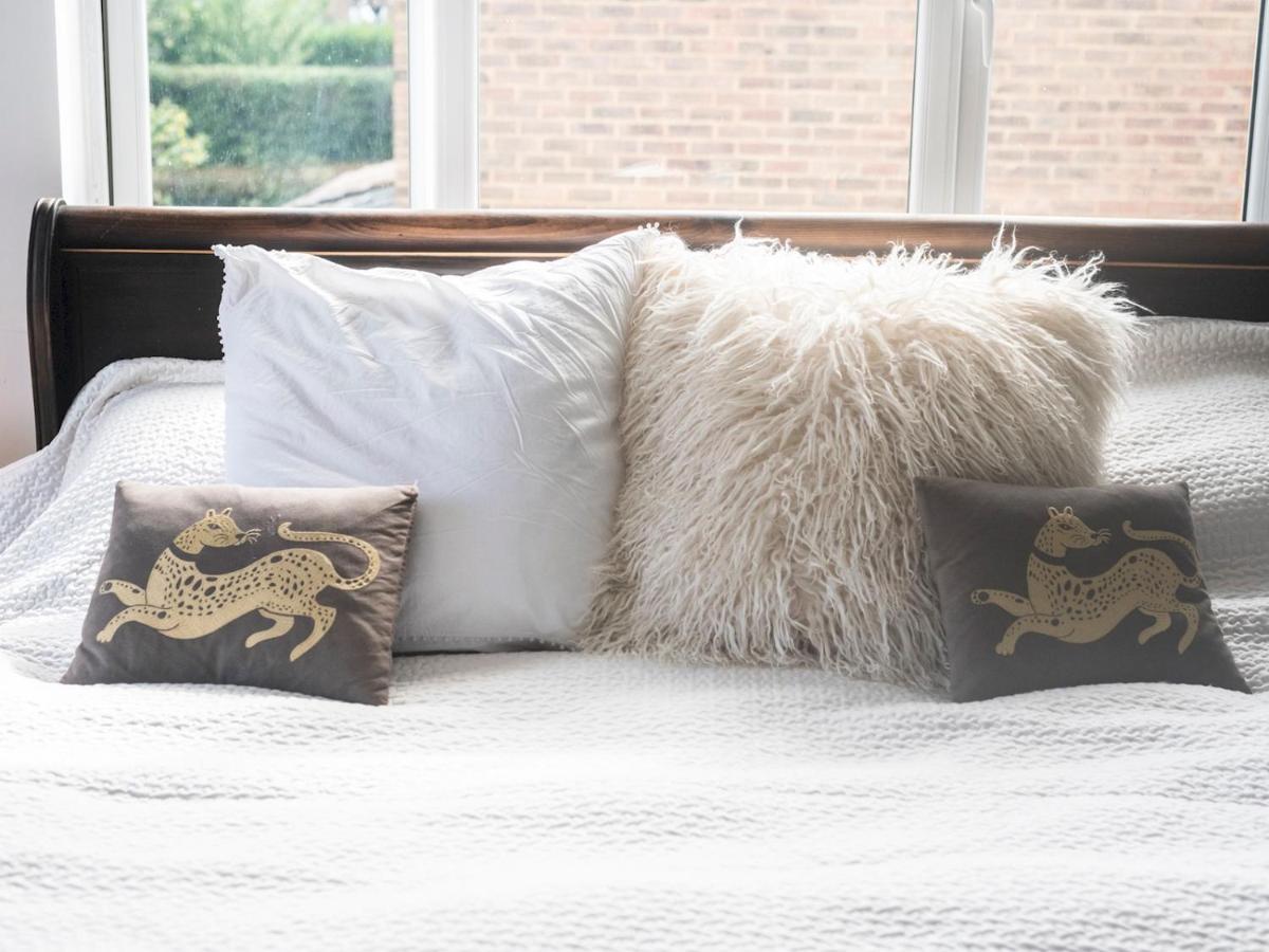 Pass The Keys Luxurious Flat With Large Private Terrace * Hanworth