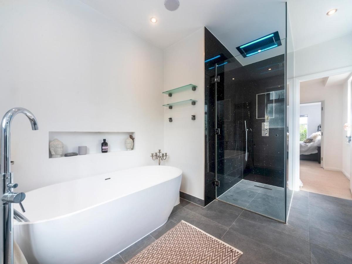 Apartment Pass The Keys Luxurious Flat With Large Private Terrace Hanworth