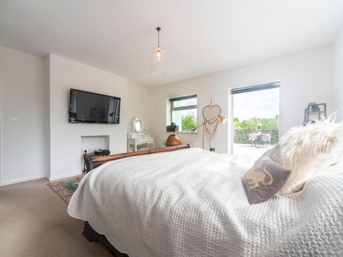 Apartment Pass The Keys Luxurious Flat With Large Private Terrace Hanworth